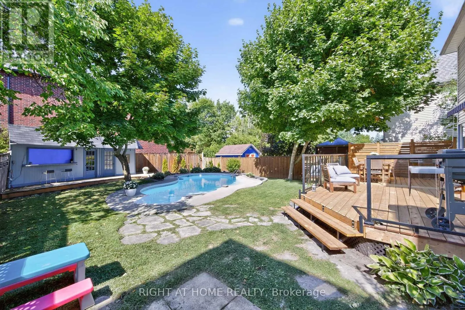 1012 LINDEN STREET