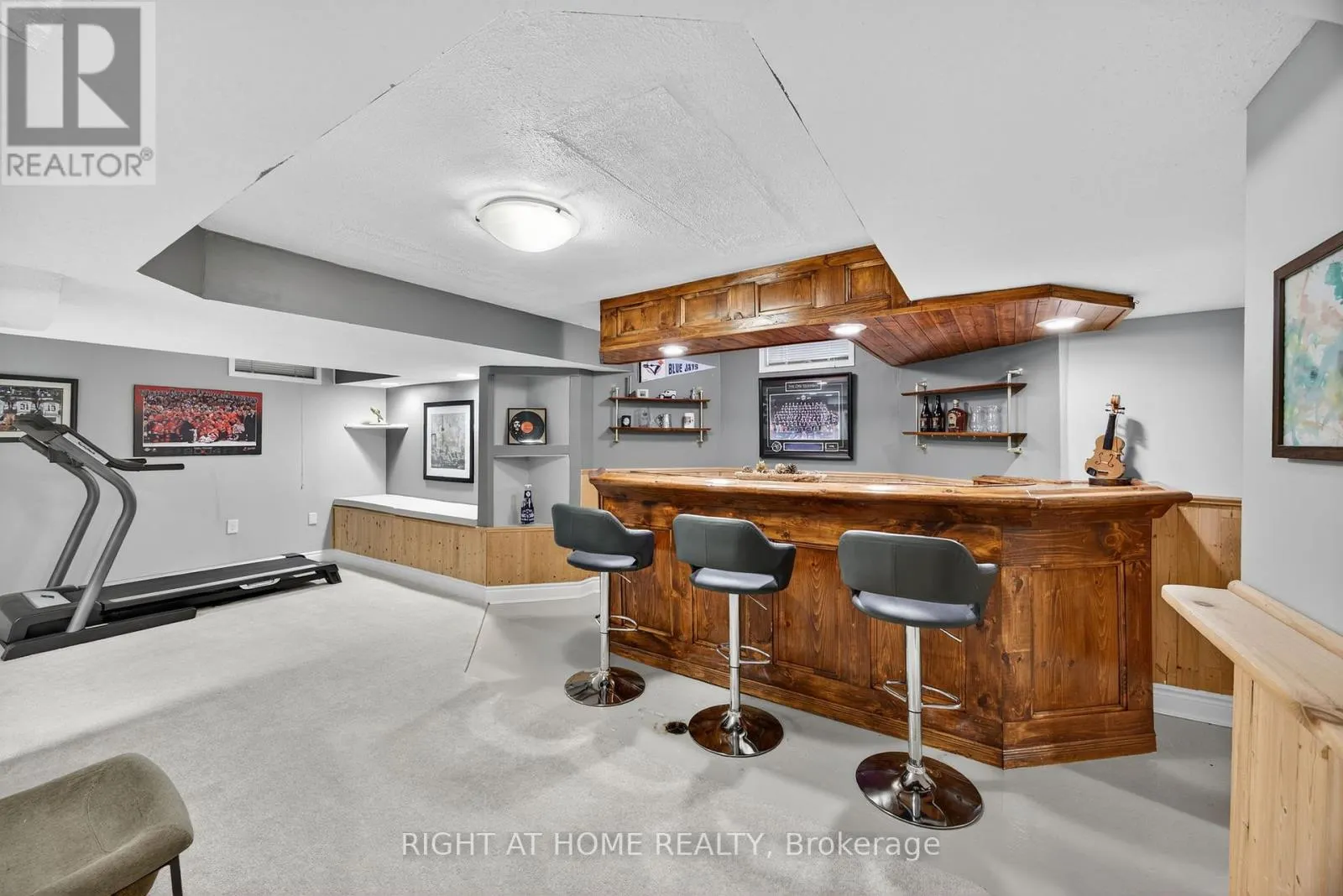 1012 LINDEN STREET