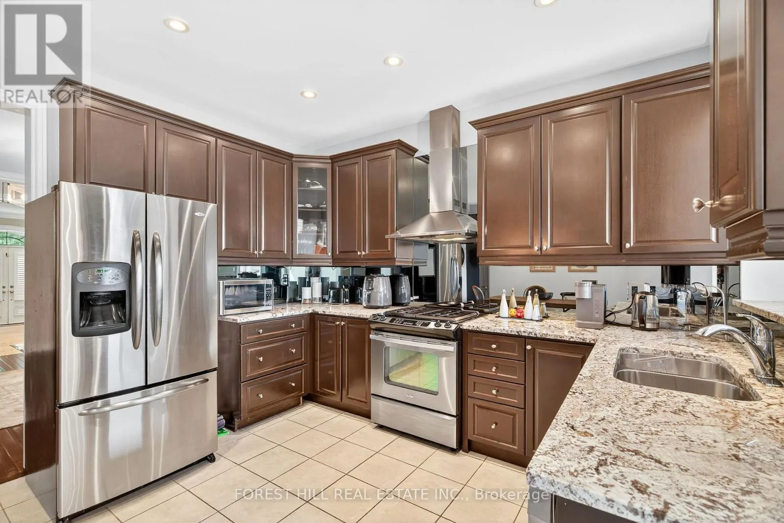 9 ROBERT GREEN CRESCENT