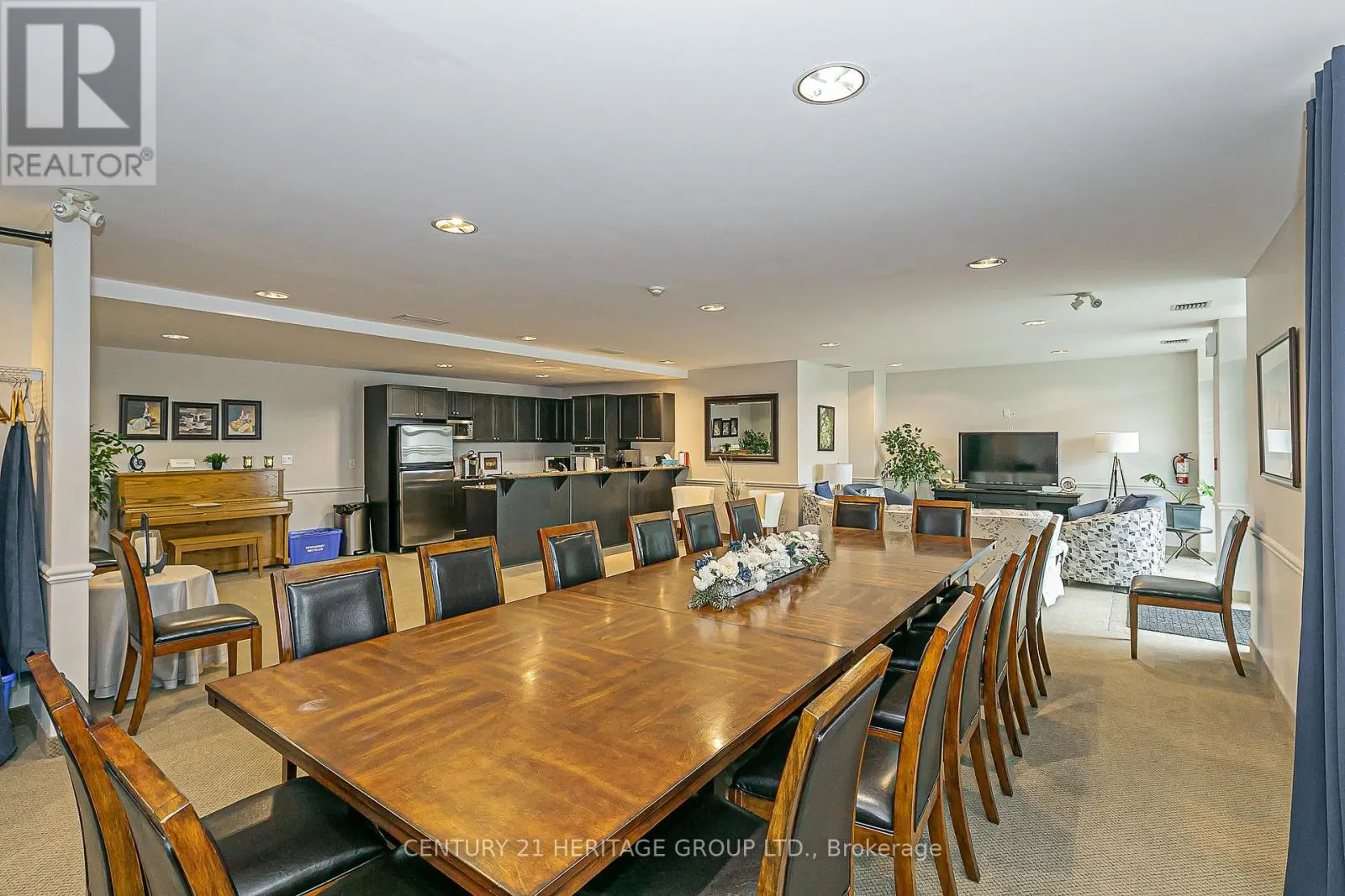 202 - 10 ASHTON ROAD
