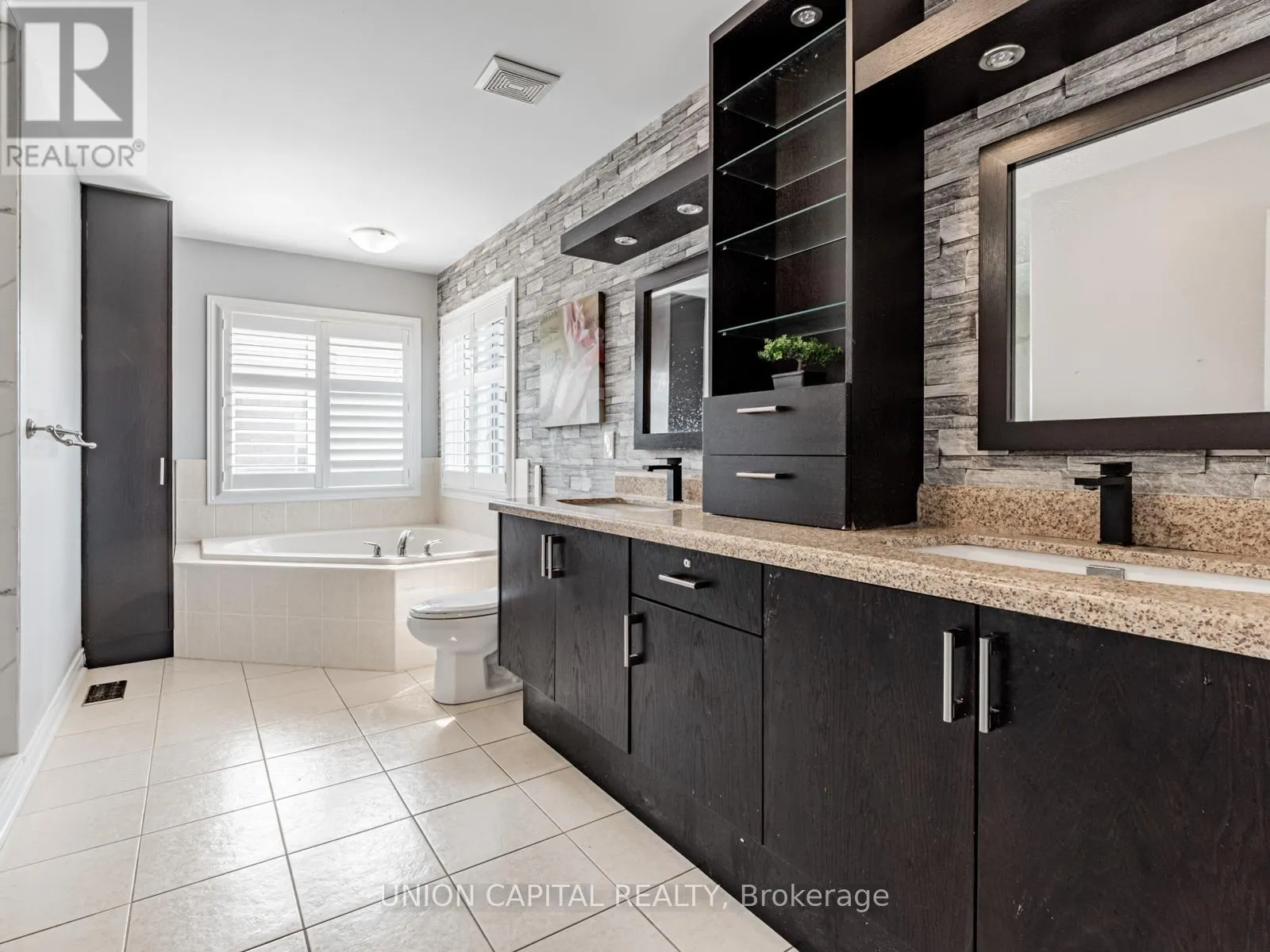 32 DESJARDIN DRIVE