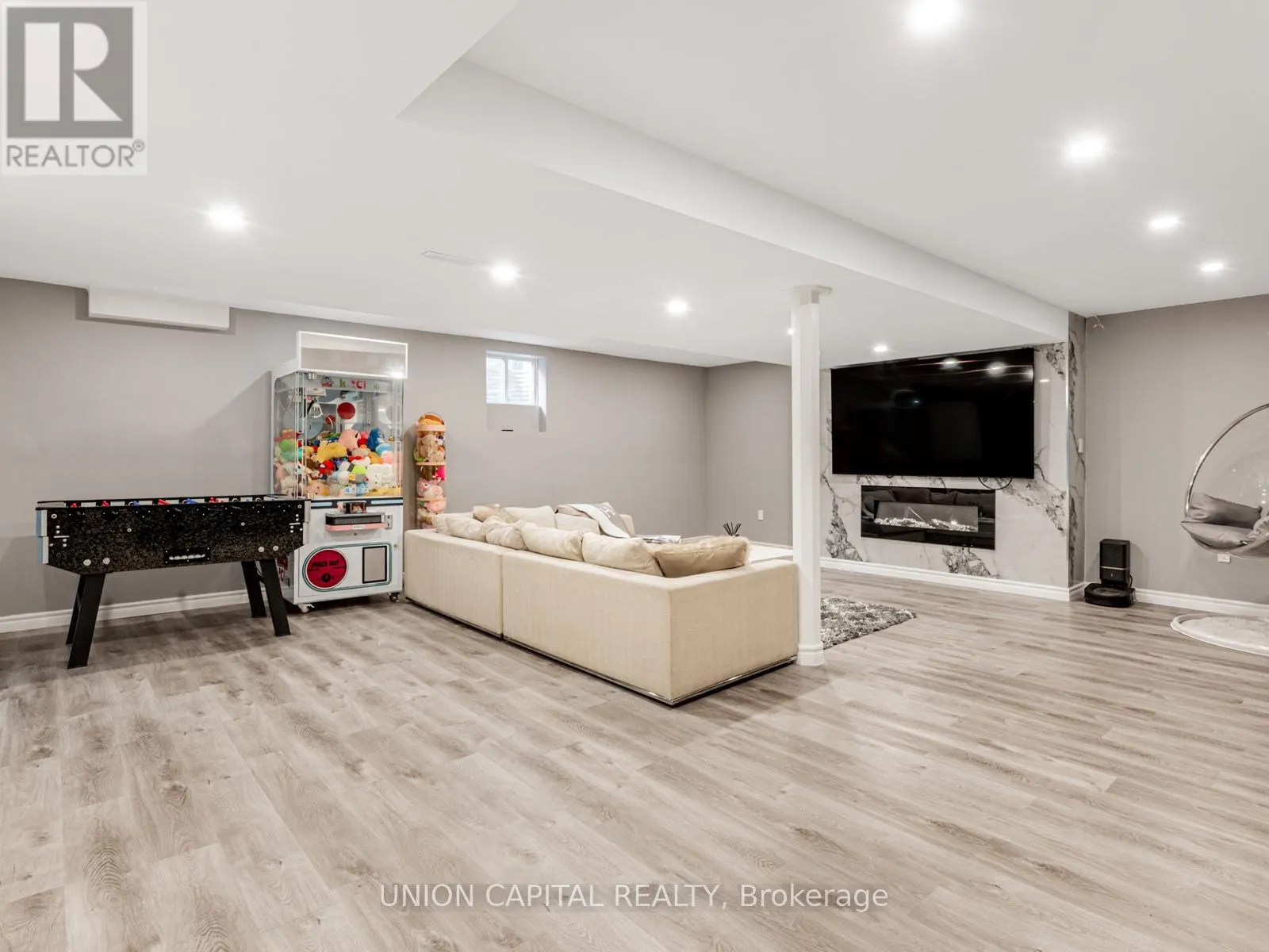 32 DESJARDIN DRIVE