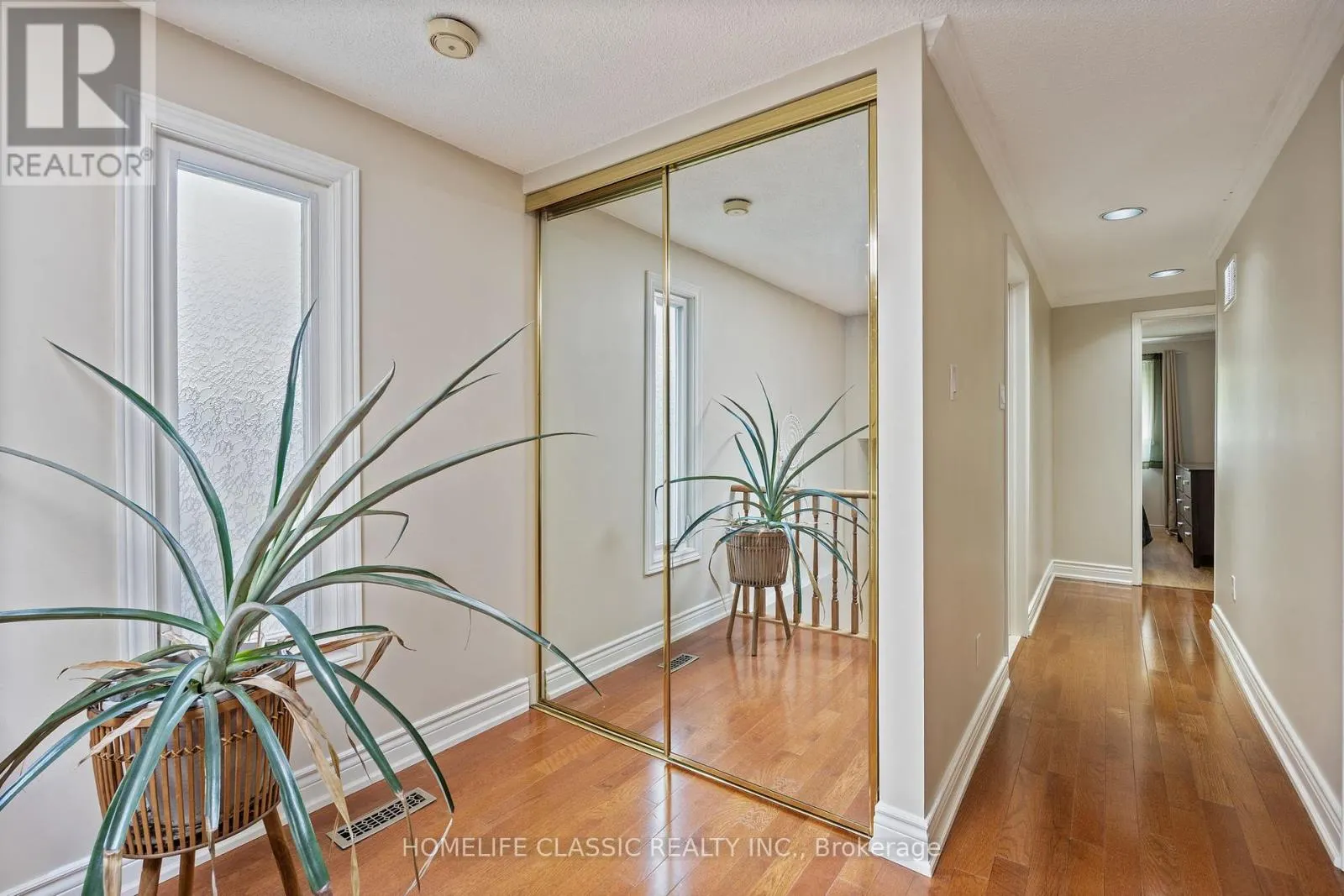 93 NORTH MEADOW CRESCENT