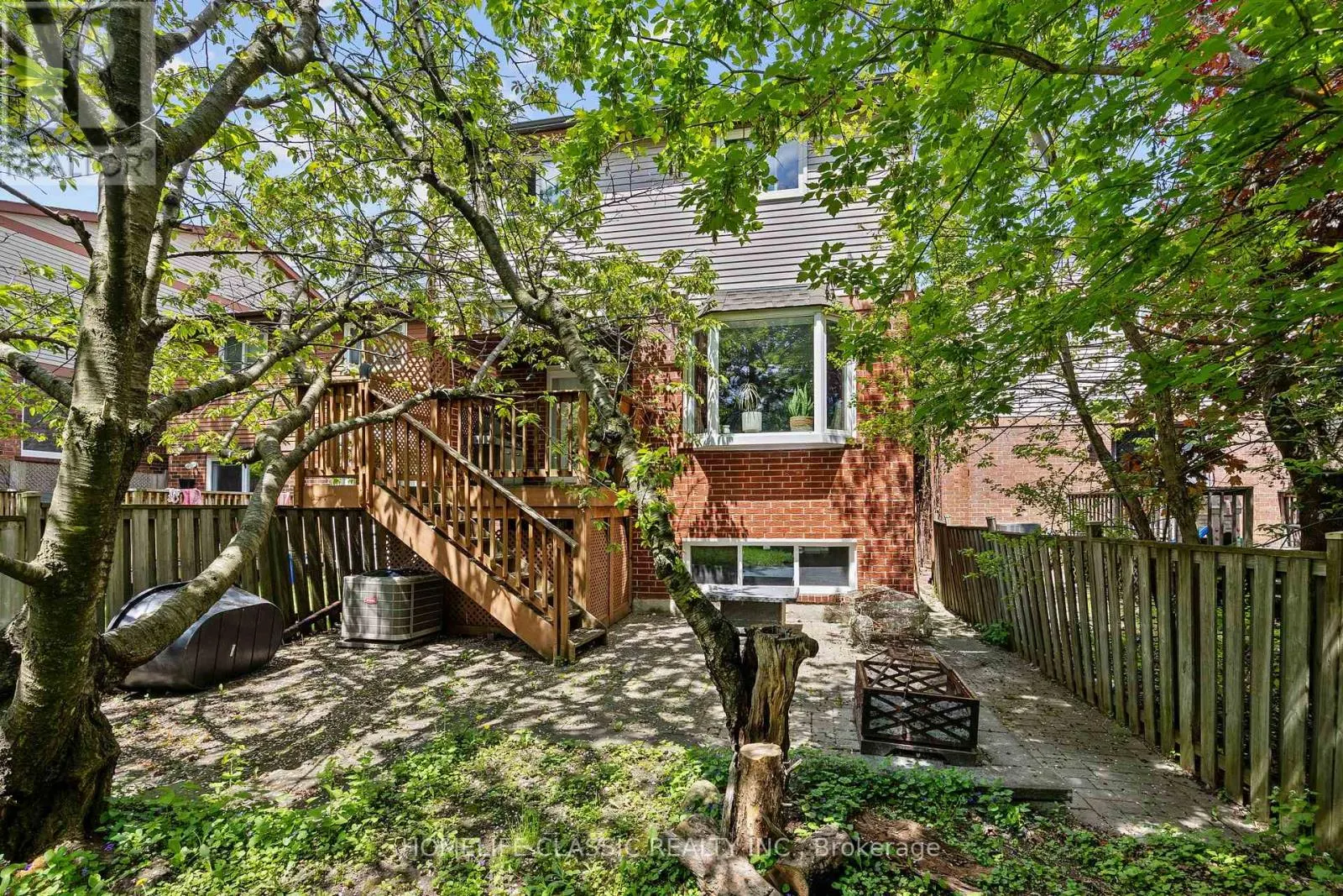 93 NORTH MEADOW CRESCENT