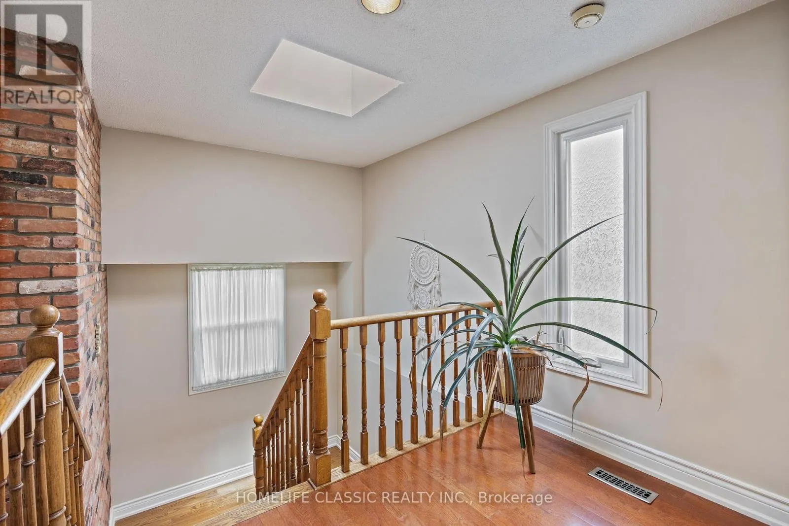 93 NORTH MEADOW CRESCENT