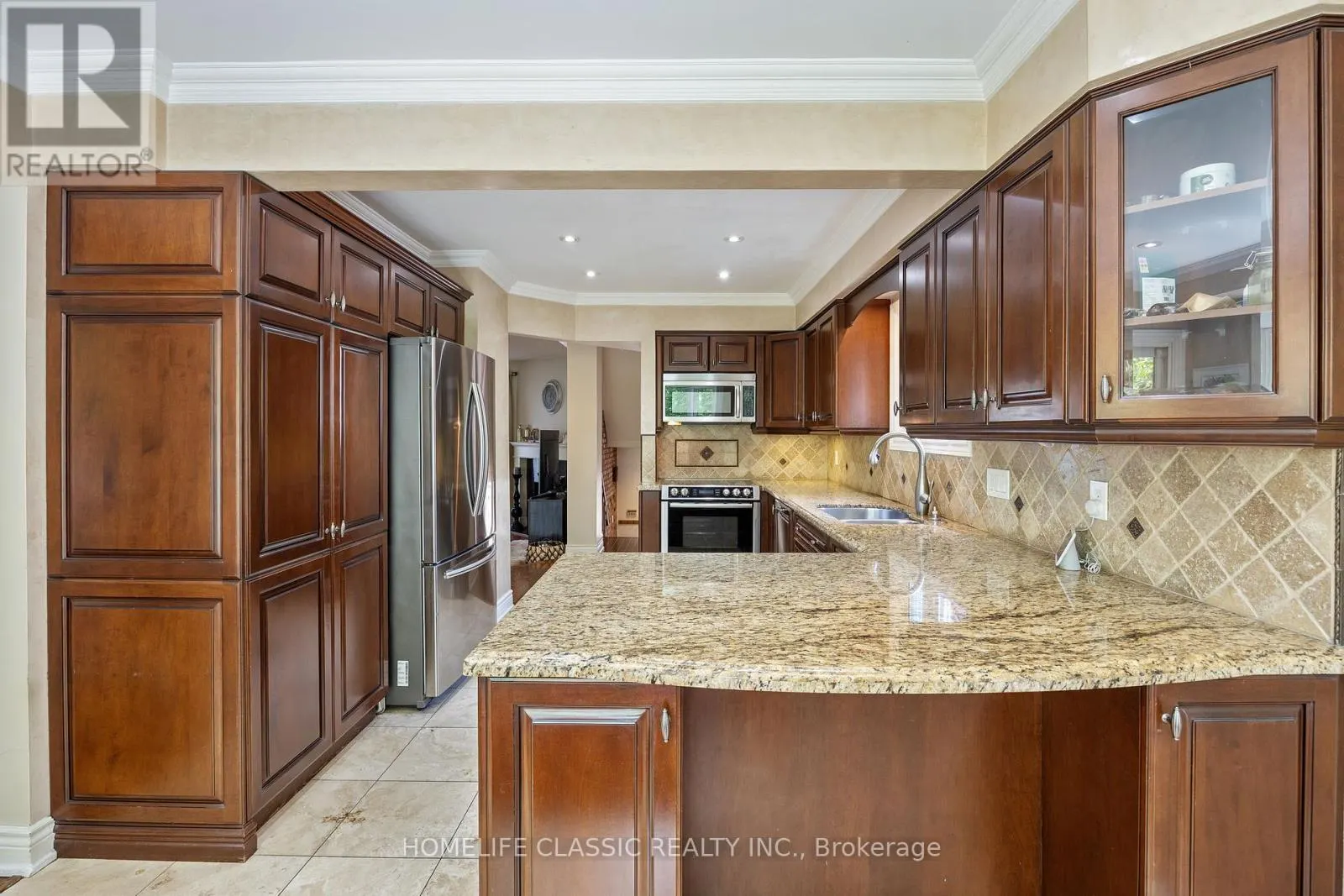 93 NORTH MEADOW CRESCENT