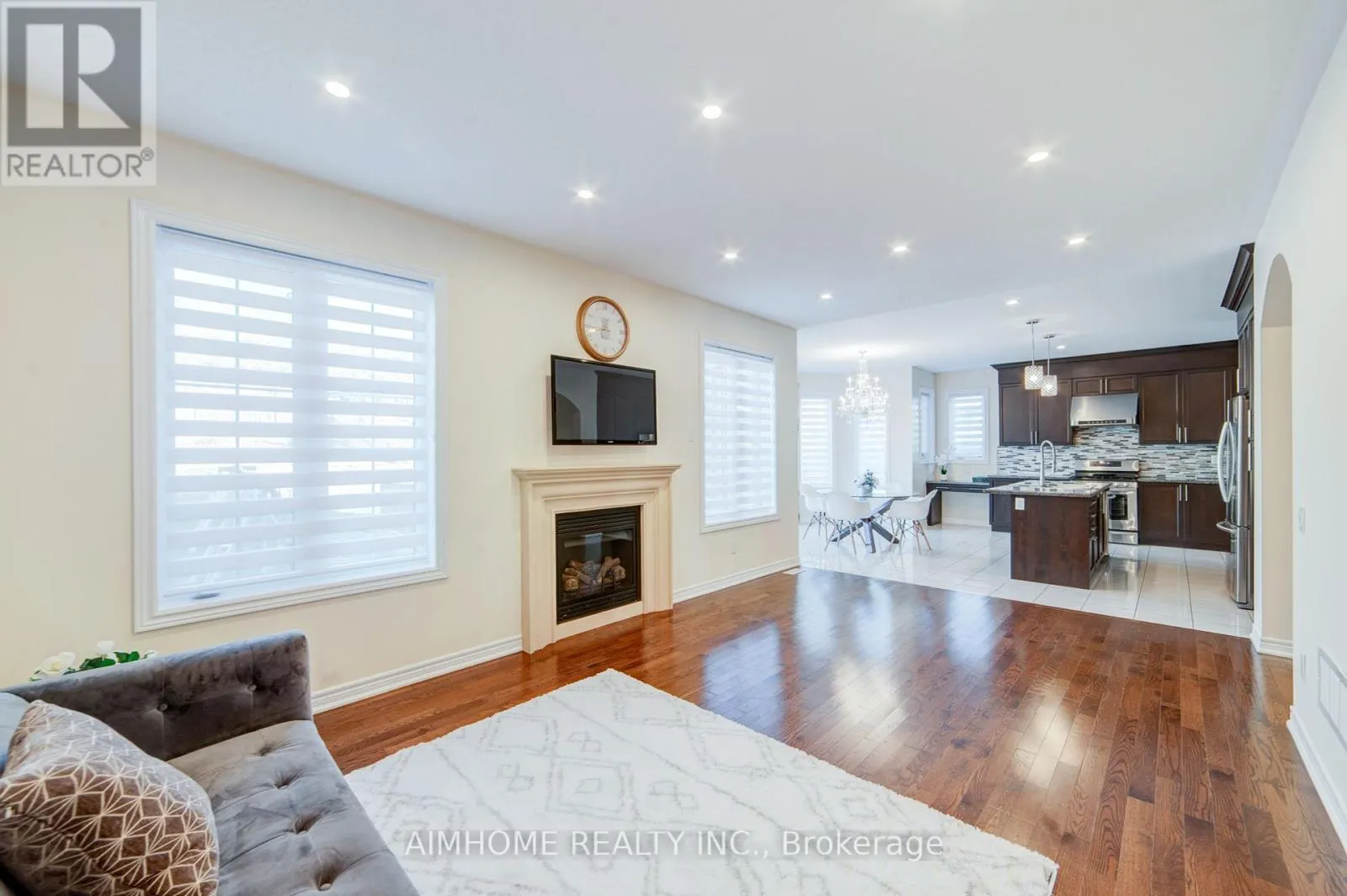 28 COUNTRYWIDE COURT