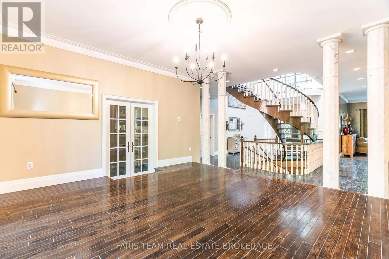1826 QUANTZ CRESCENT
