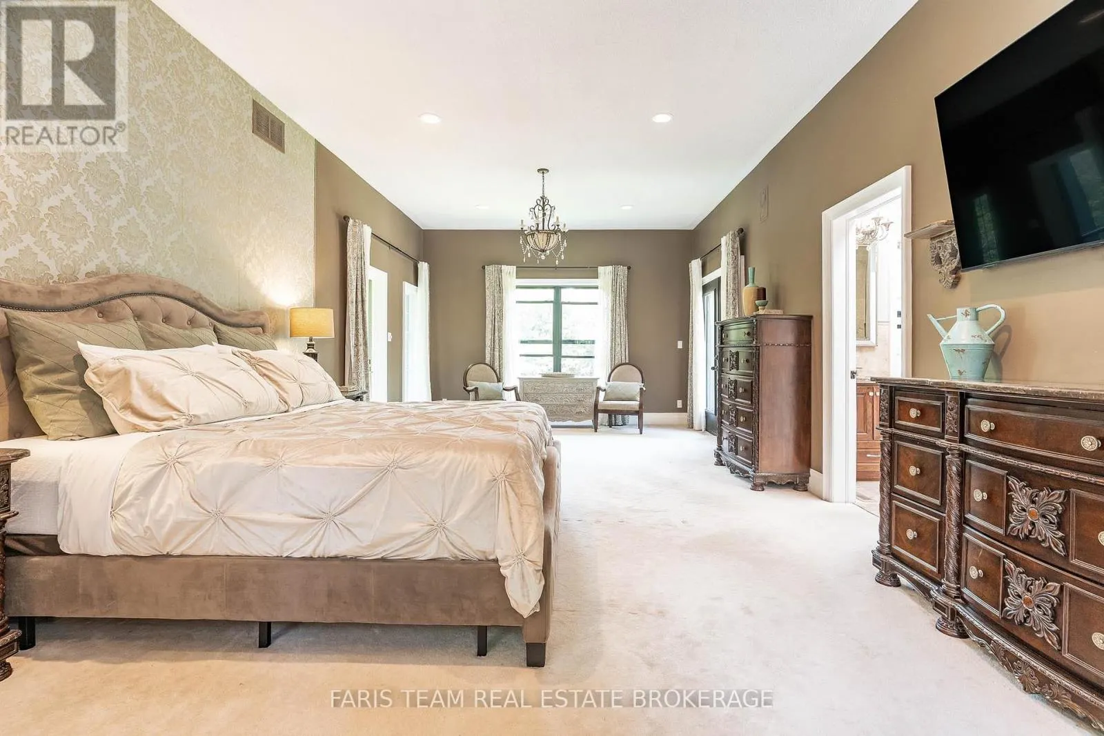 1826 QUANTZ CRESCENT
