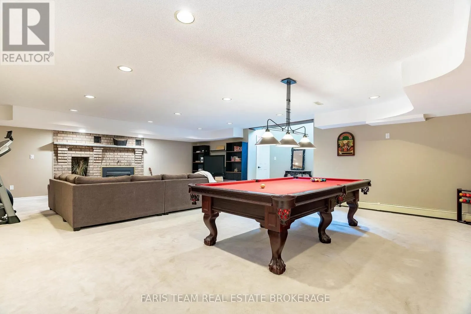 1826 QUANTZ CRESCENT