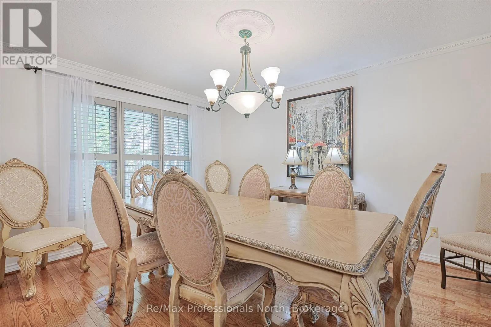 8 ELMSLEY DRIVE E