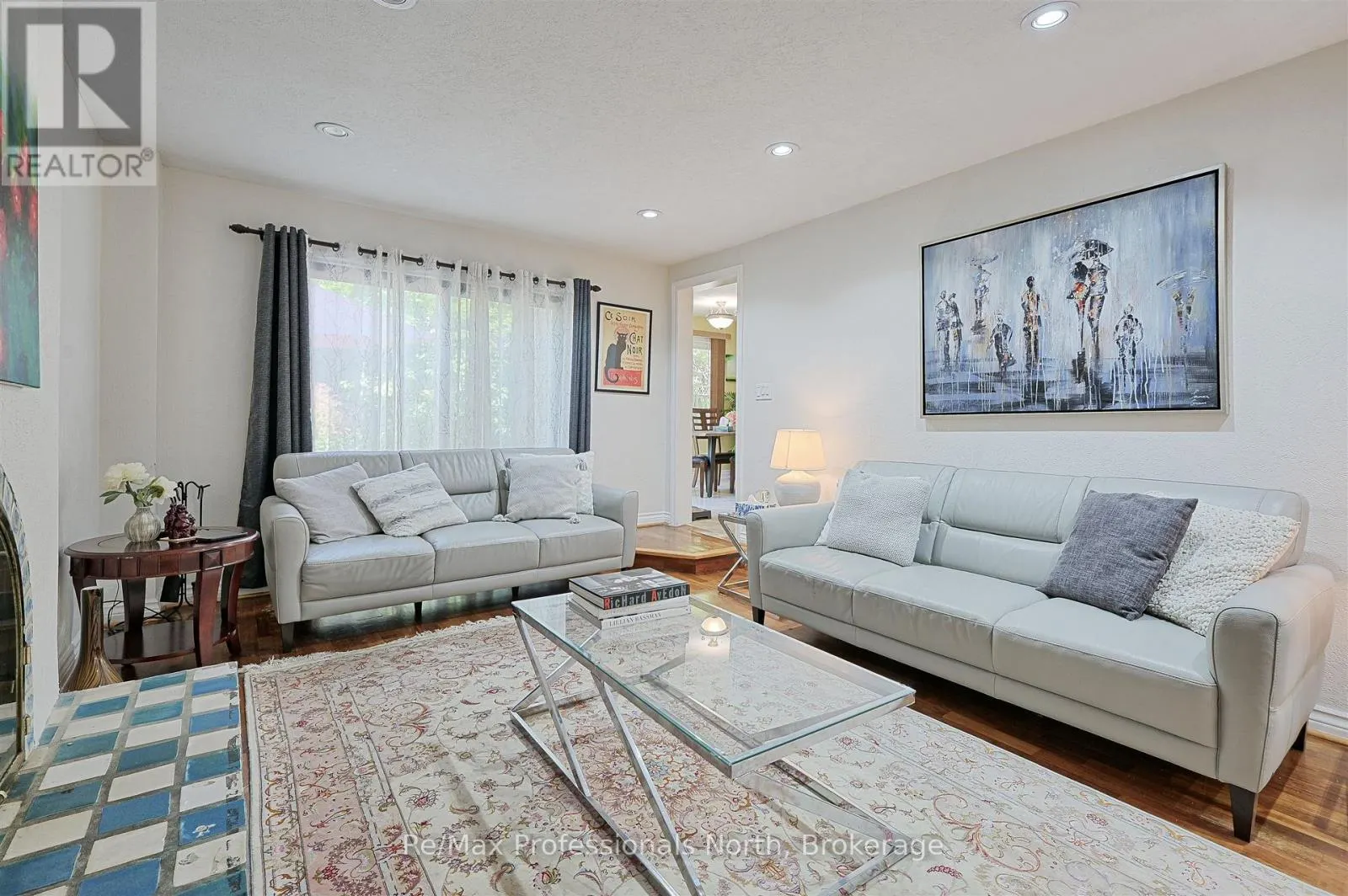 8 ELMSLEY DRIVE E