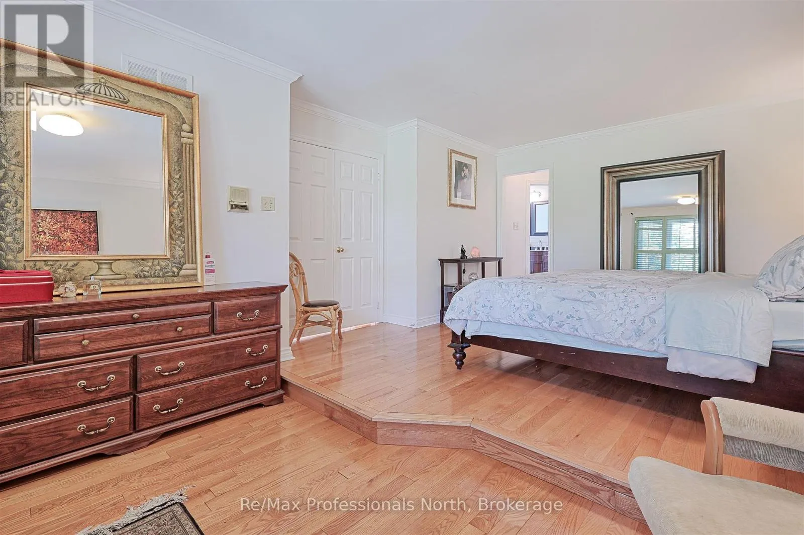 8 ELMSLEY DRIVE E