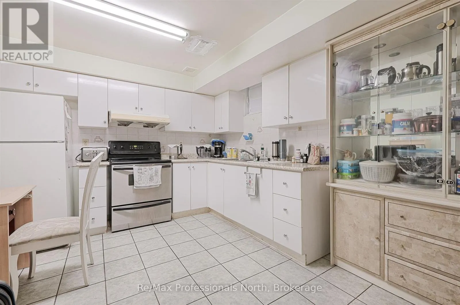 8 ELMSLEY DRIVE E
