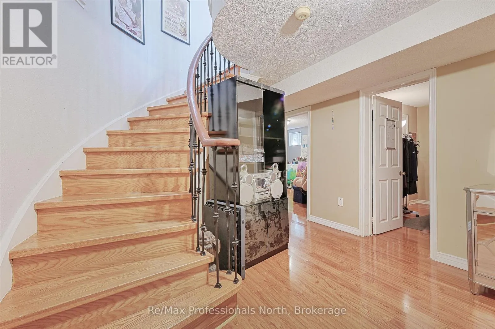8 ELMSLEY DRIVE E
