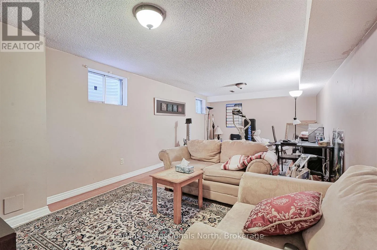 8 ELMSLEY DRIVE E
