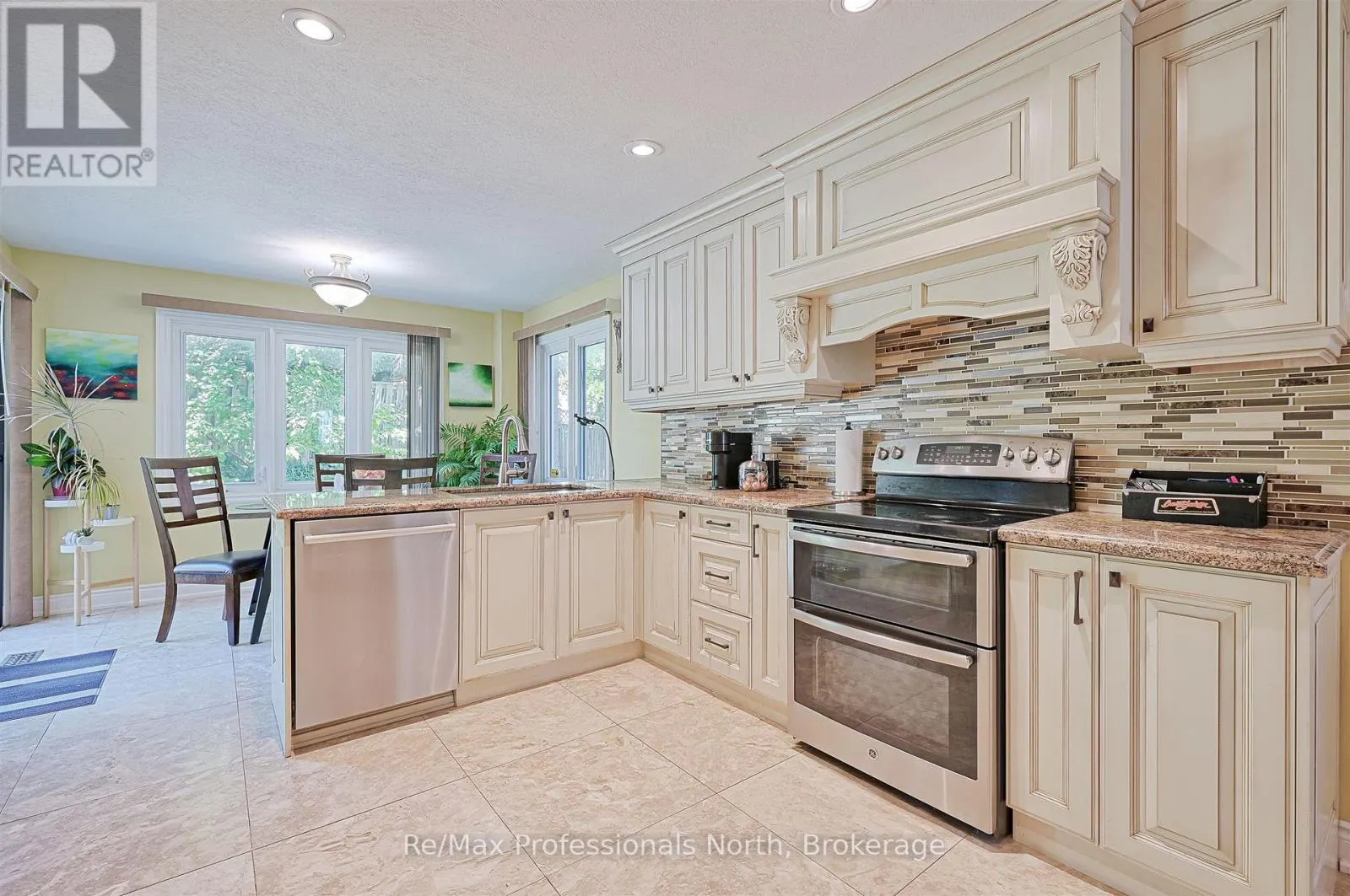 8 ELMSLEY DRIVE E