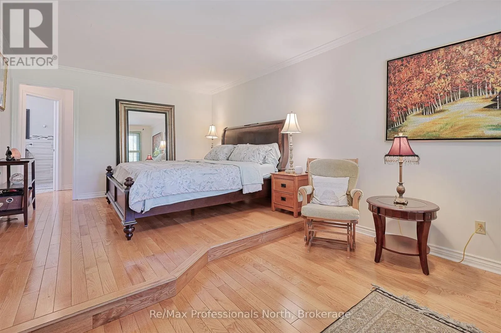 8 ELMSLEY DRIVE E