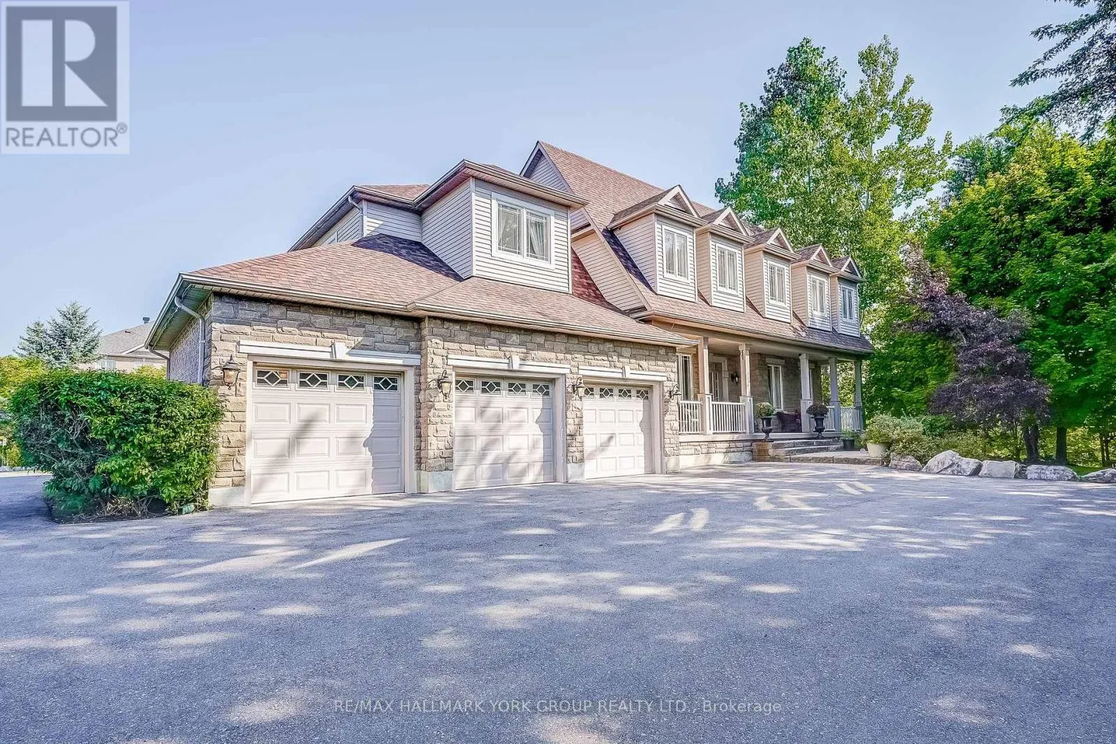 17 DUNCTON WOOD CRESCENT