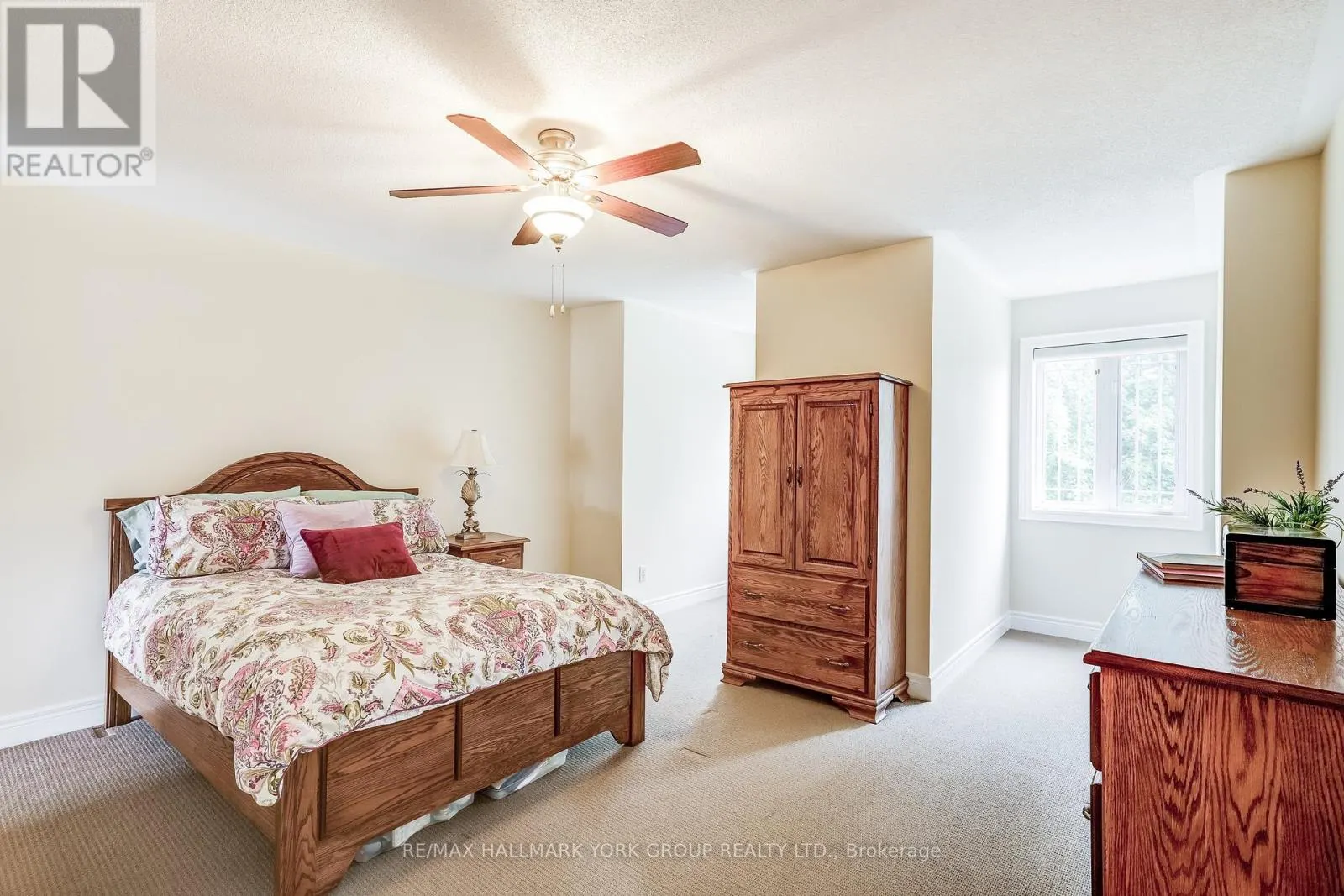 17 DUNCTON WOOD CRESCENT