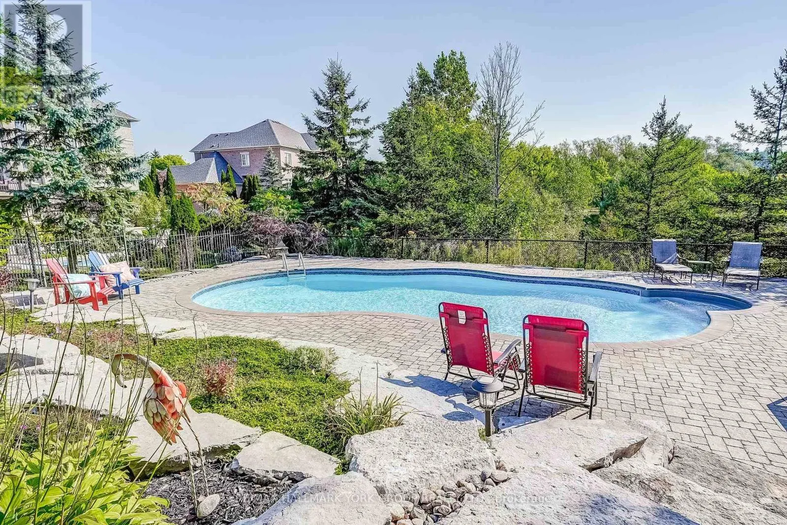 17 DUNCTON WOOD CRESCENT