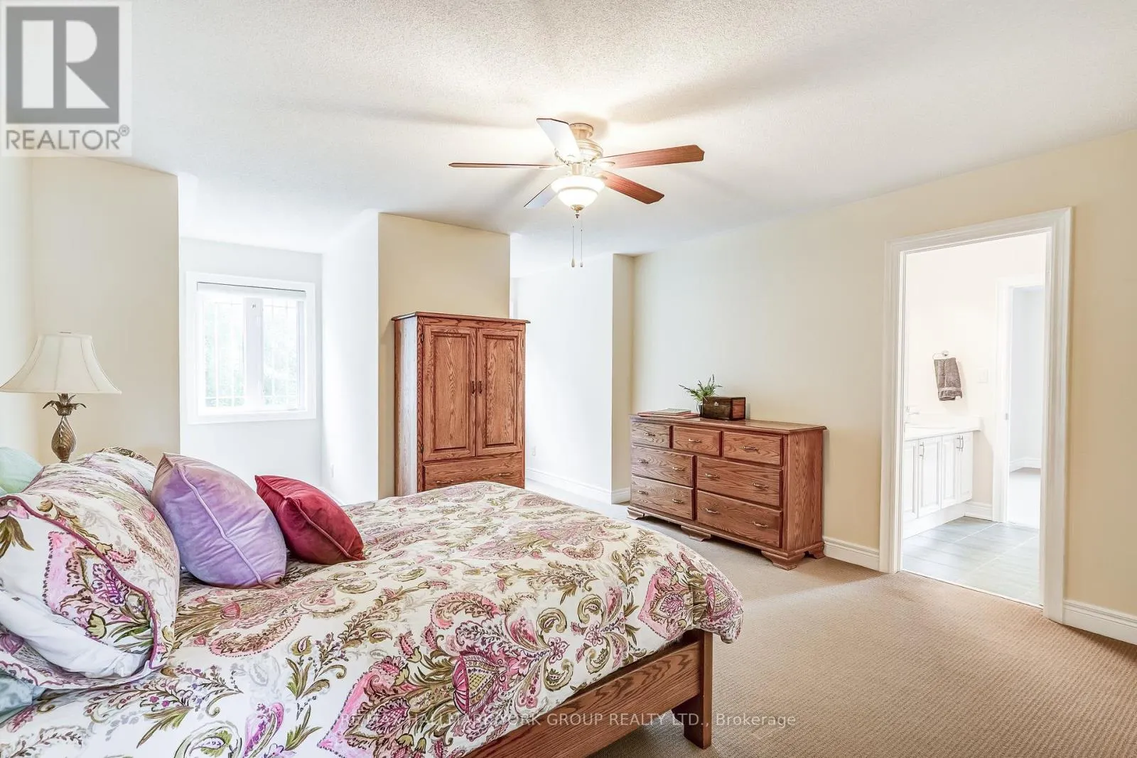 17 DUNCTON WOOD CRESCENT