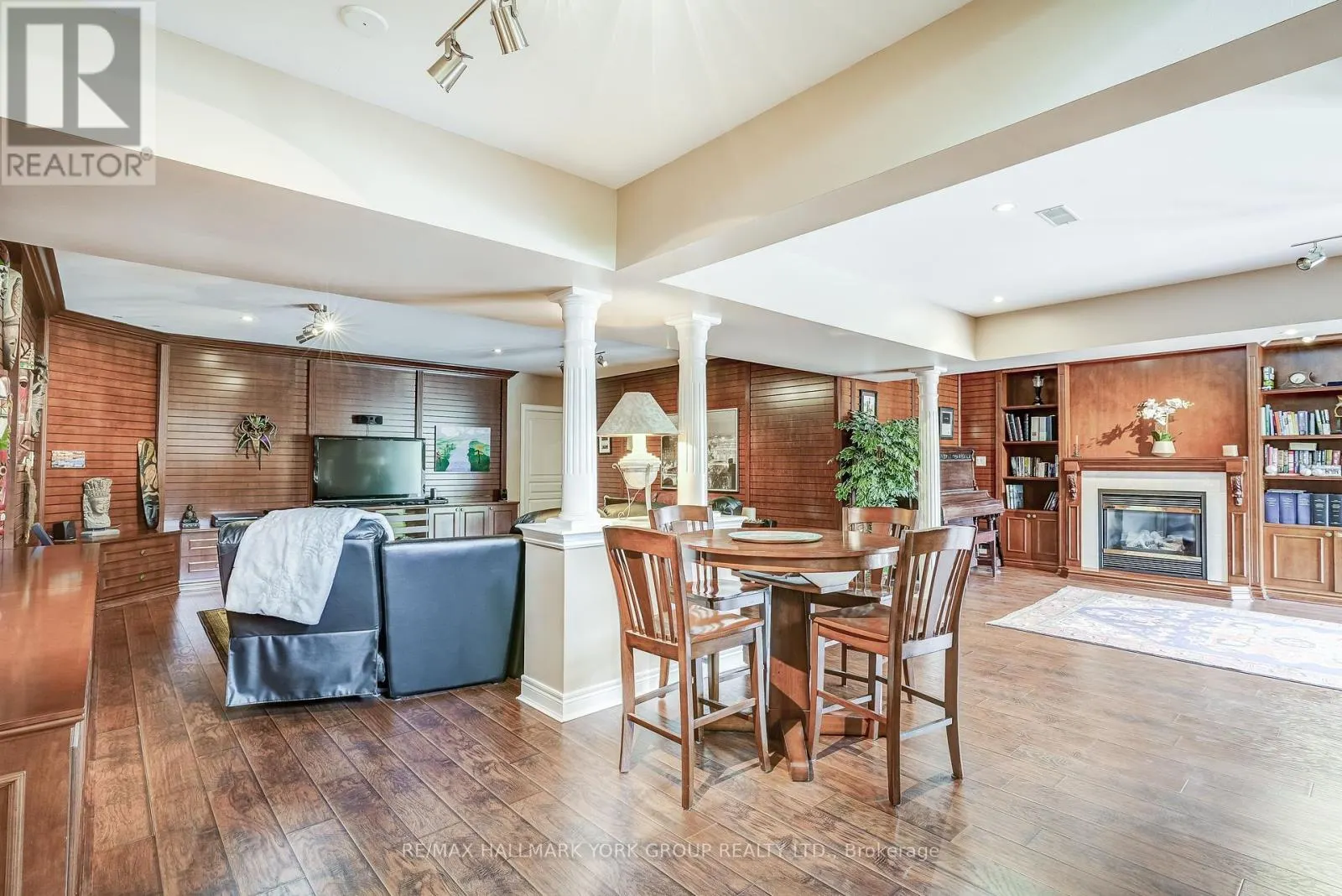17 DUNCTON WOOD CRESCENT