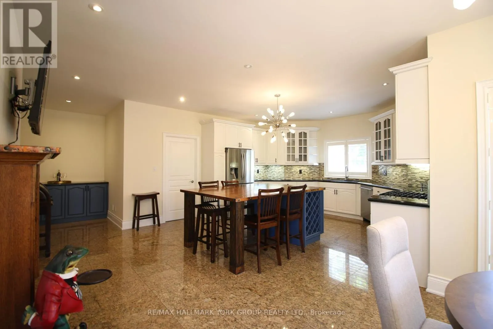 17 DUNCTON WOOD CRESCENT