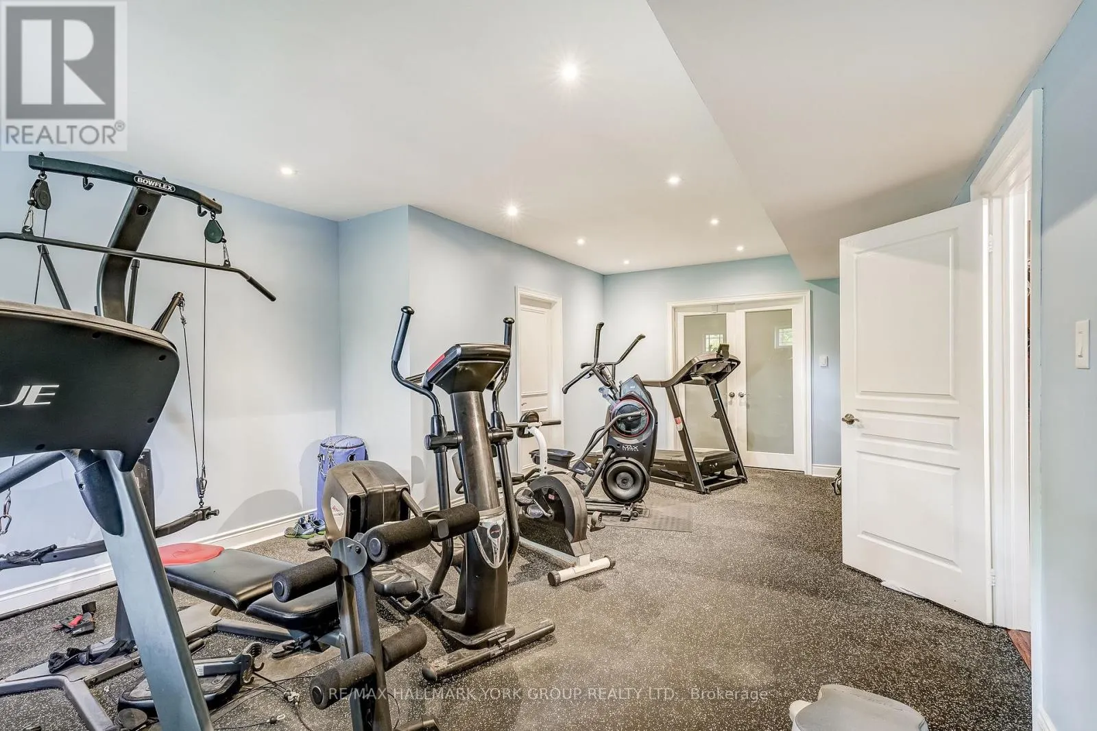 17 DUNCTON WOOD CRESCENT
