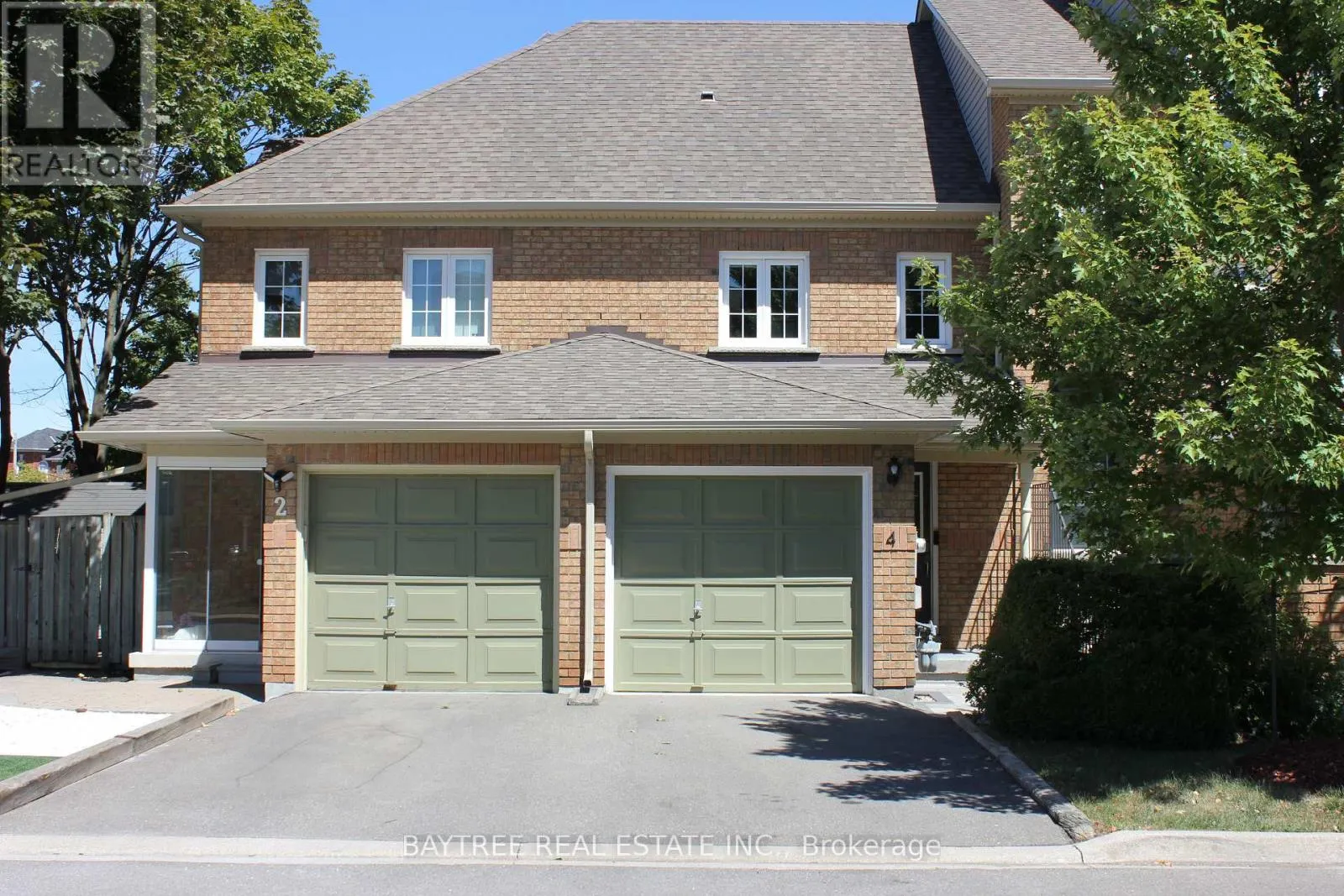 4 LARISSA COURT