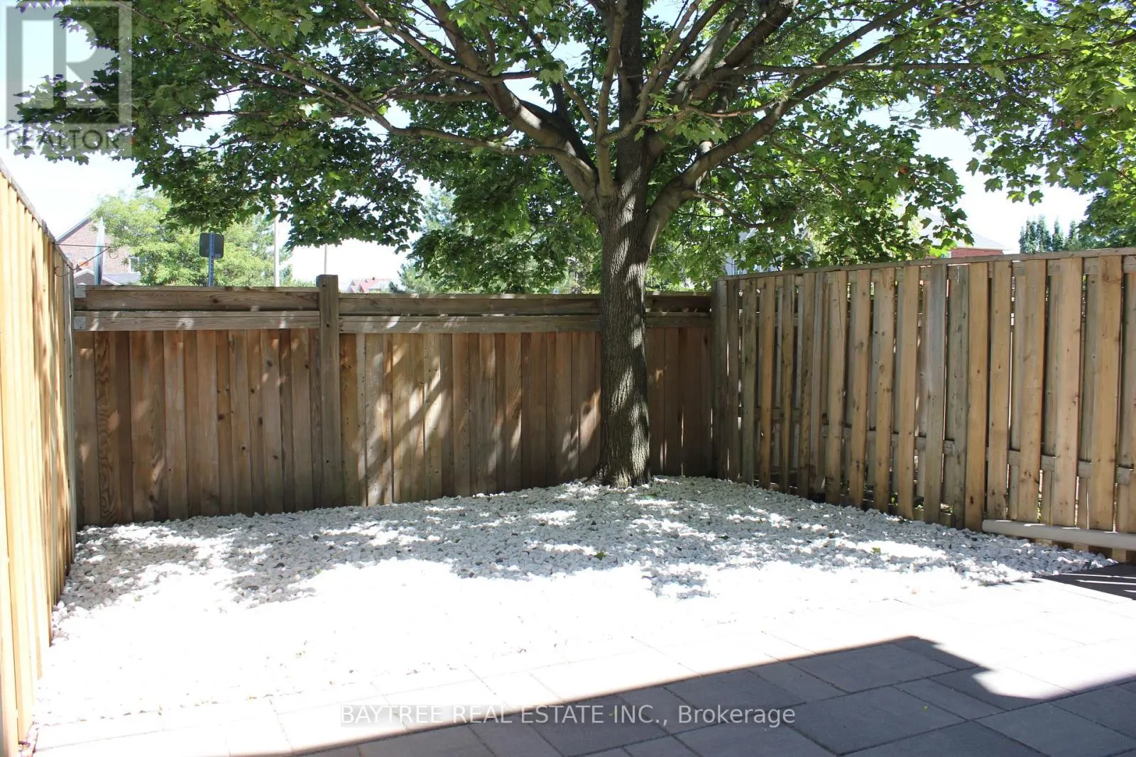 4 LARISSA COURT
