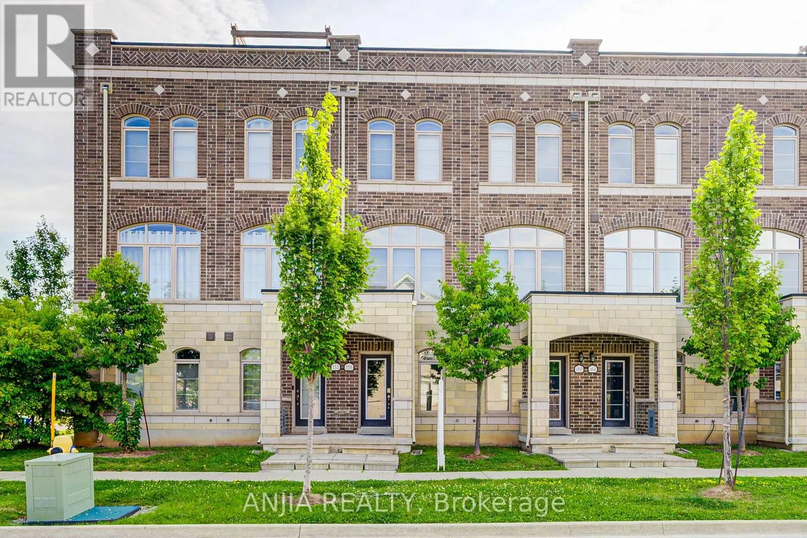 156 GLAD PARK AVENUE