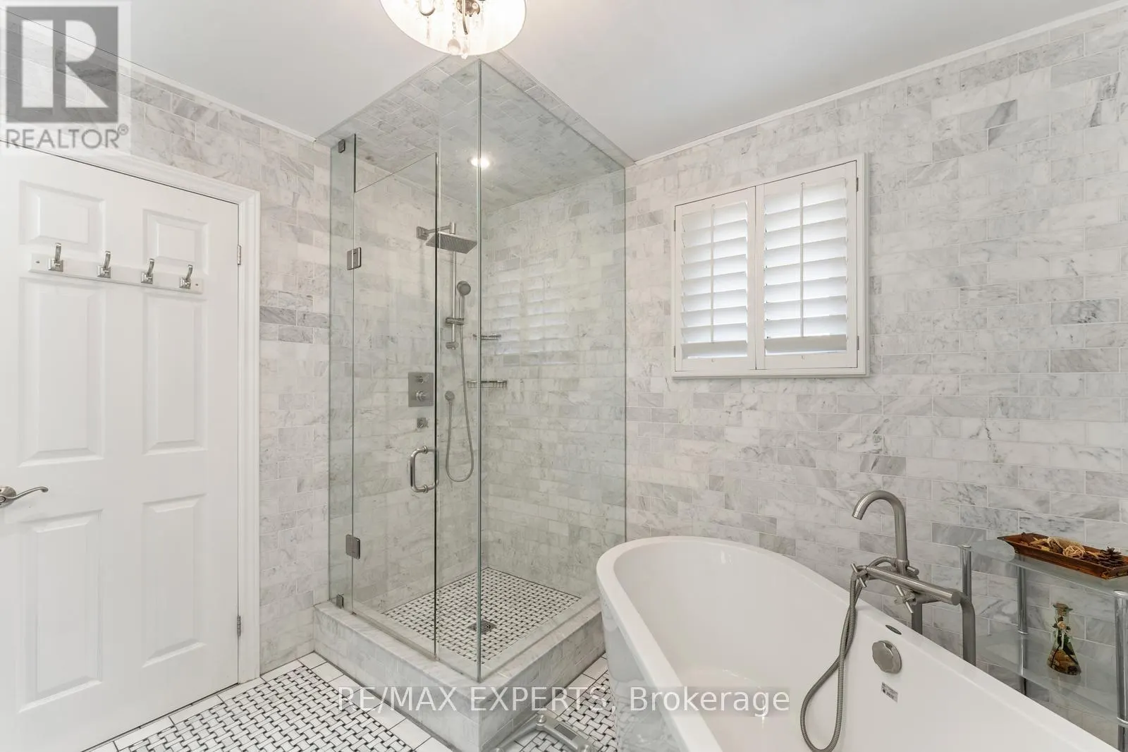 286 KIRBY CRESCENT