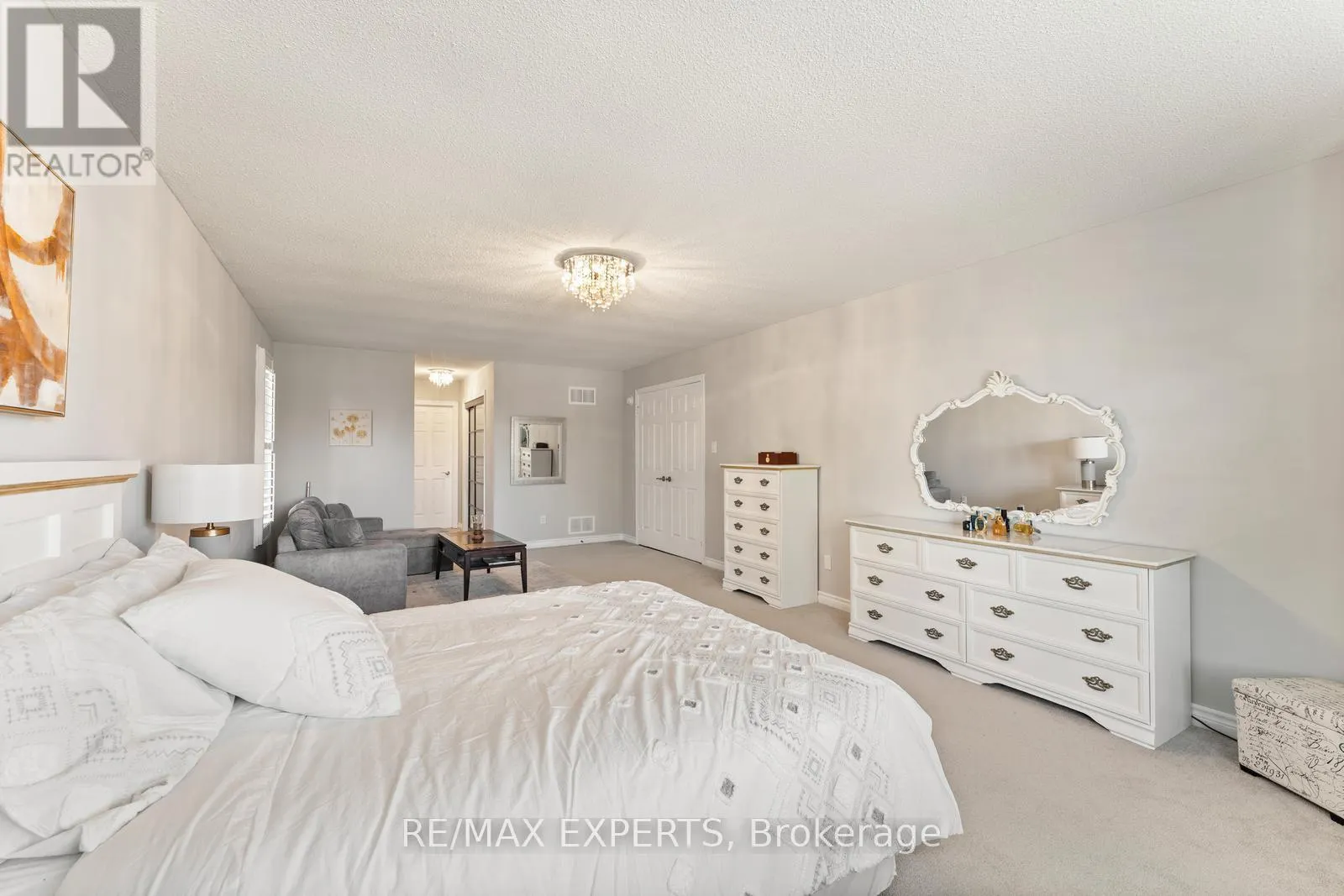 286 KIRBY CRESCENT