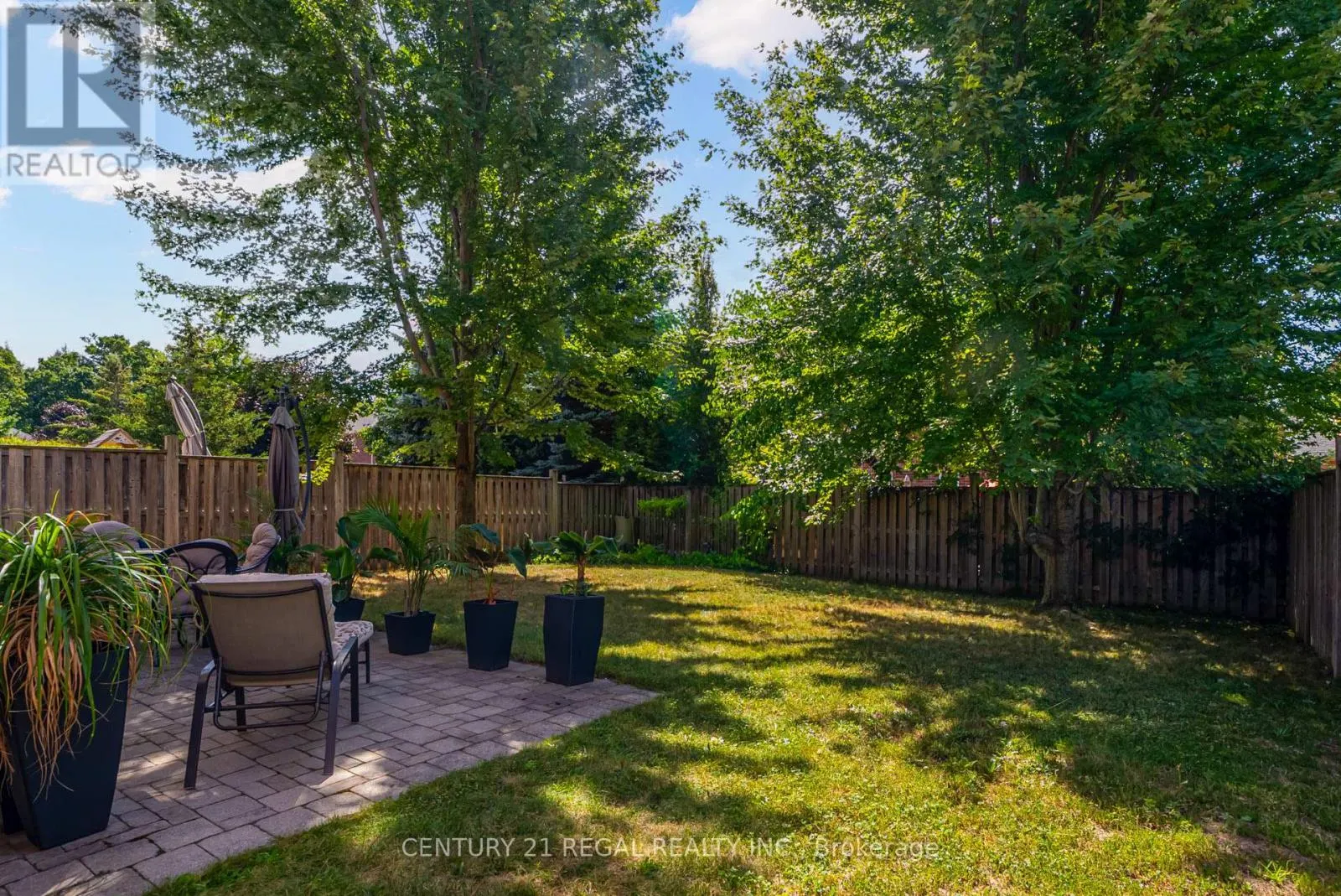 4 HAYFIELD AVENUE