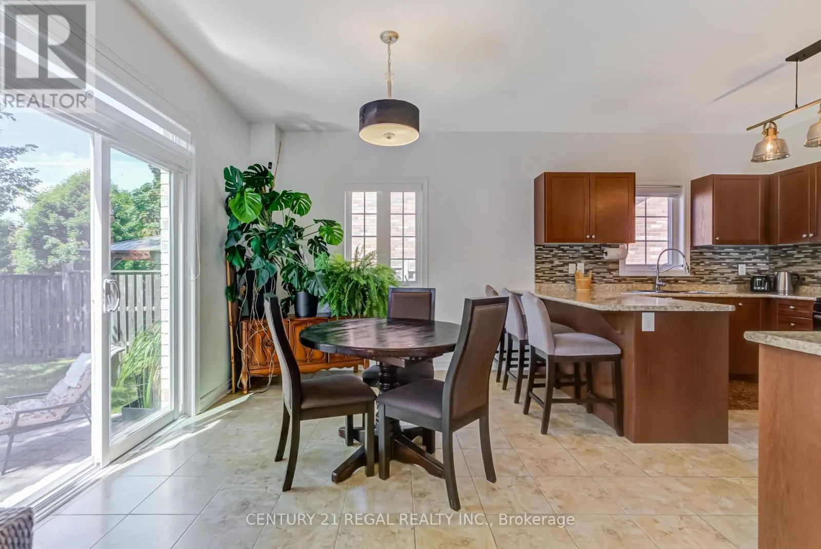 4 HAYFIELD AVENUE