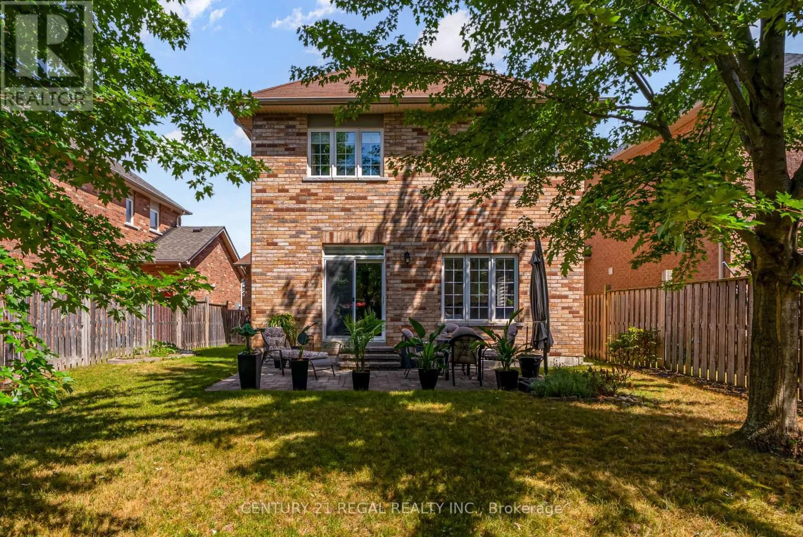 4 HAYFIELD AVENUE