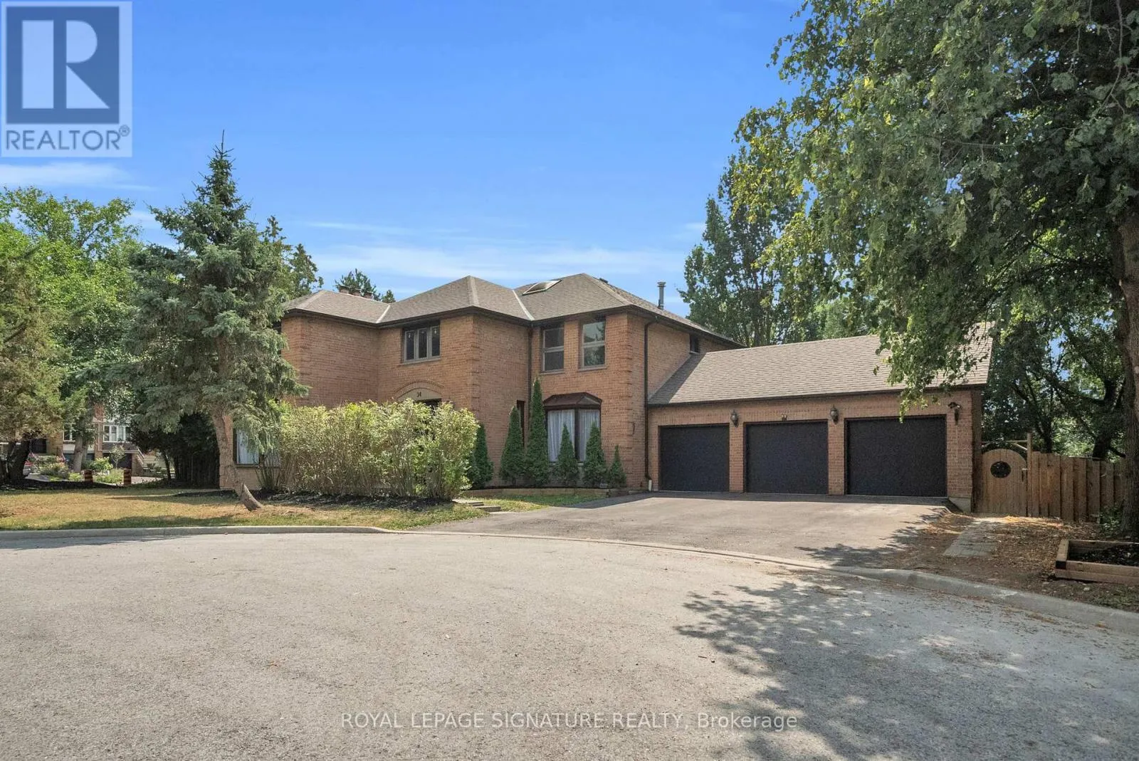 34 BARCLAY COURT