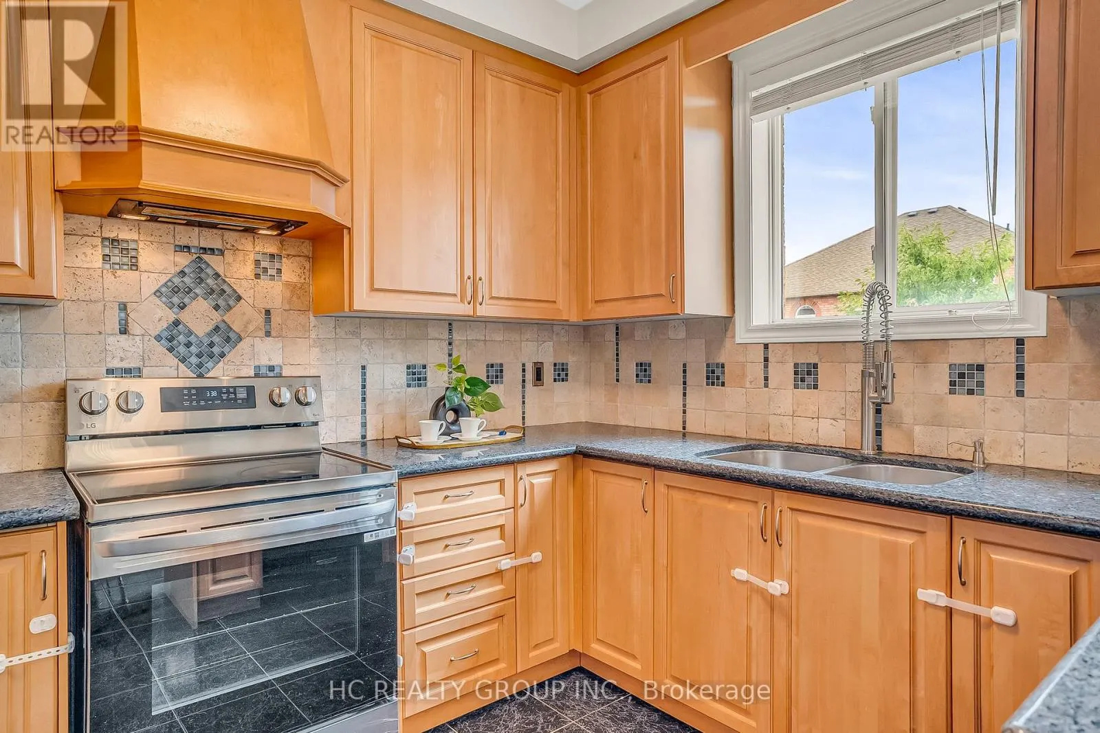 130 ROYVIEW CRESCENT
