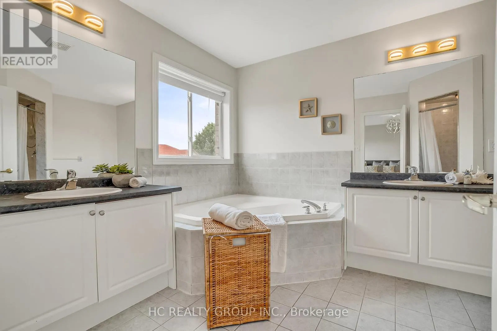 130 ROYVIEW CRESCENT