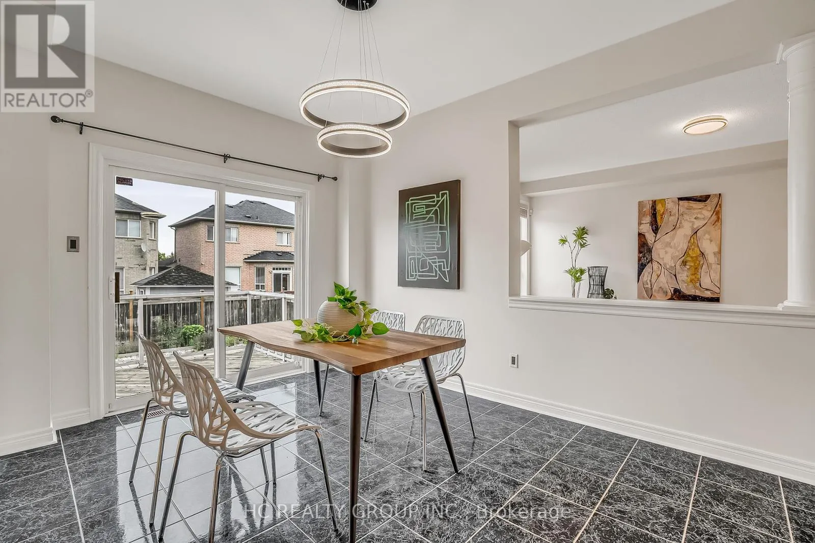 130 ROYVIEW CRESCENT