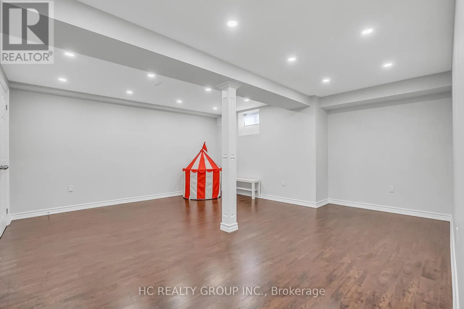 130 ROYVIEW CRESCENT