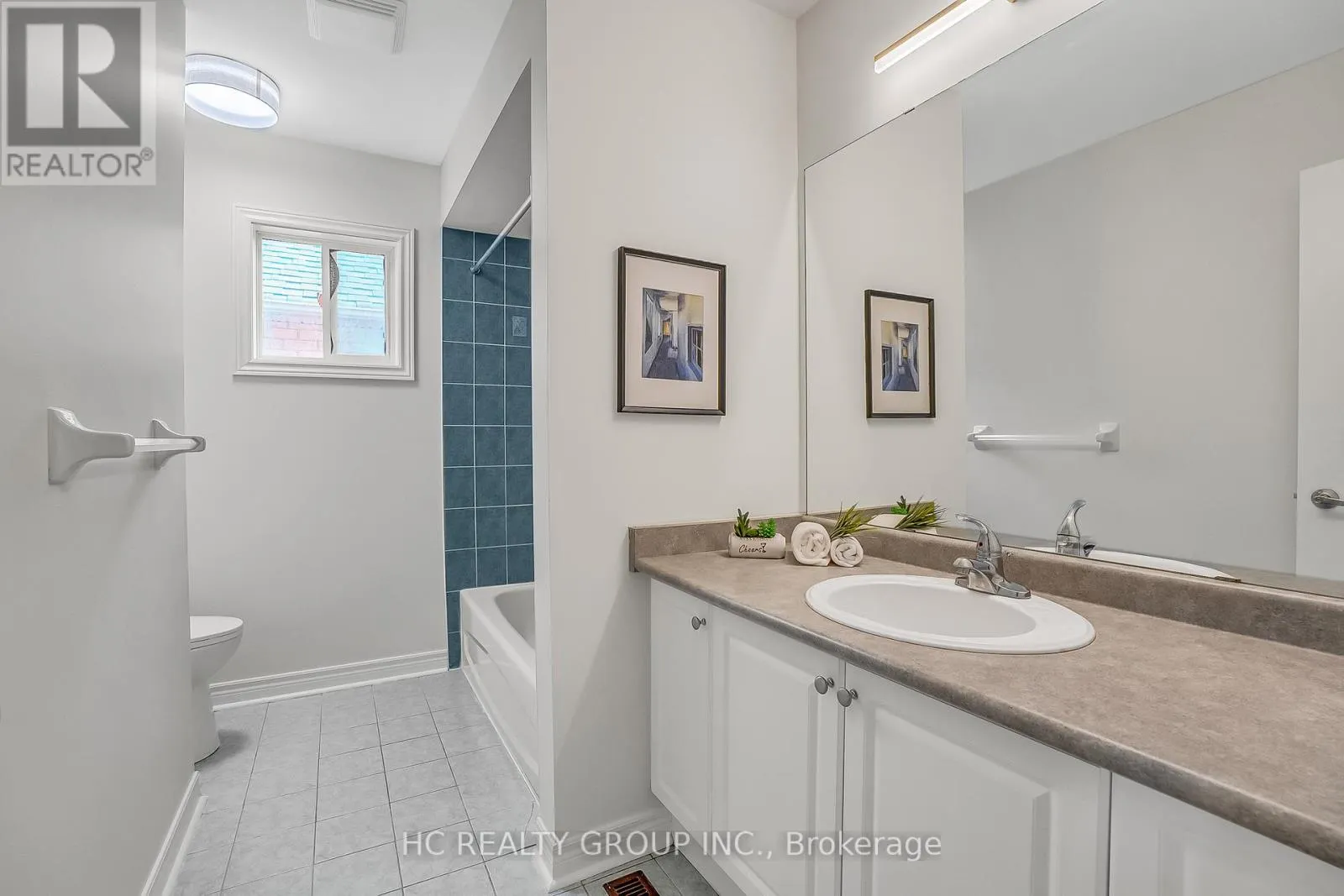 130 ROYVIEW CRESCENT