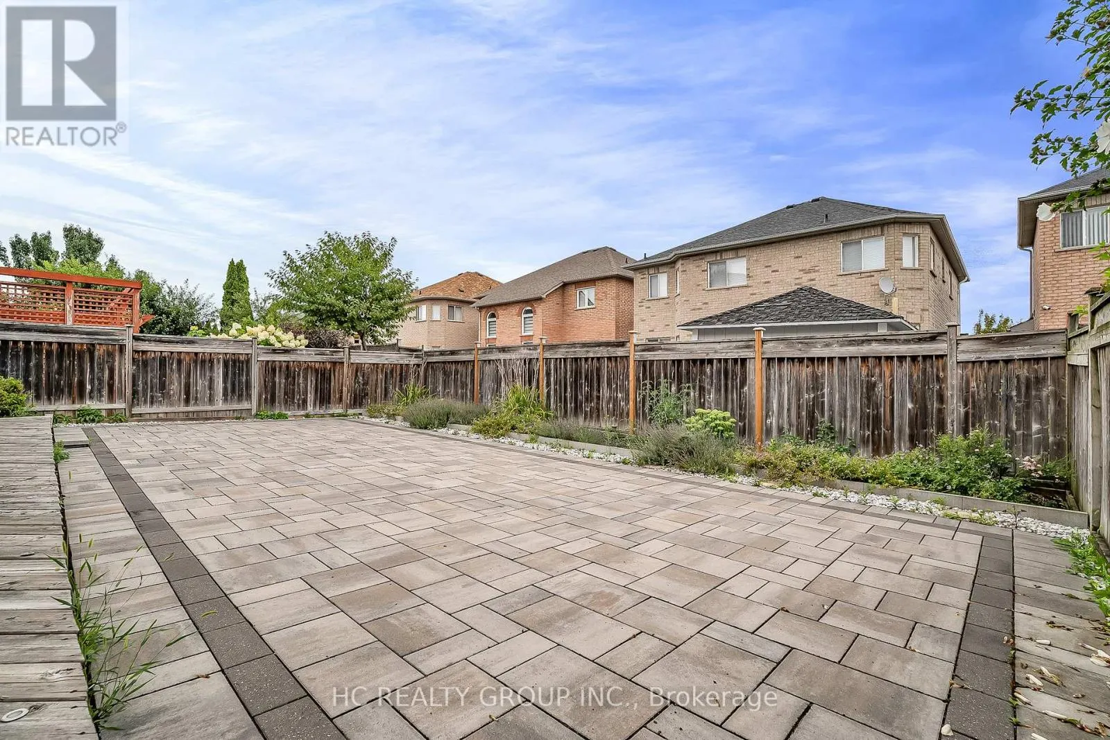 130 ROYVIEW CRESCENT