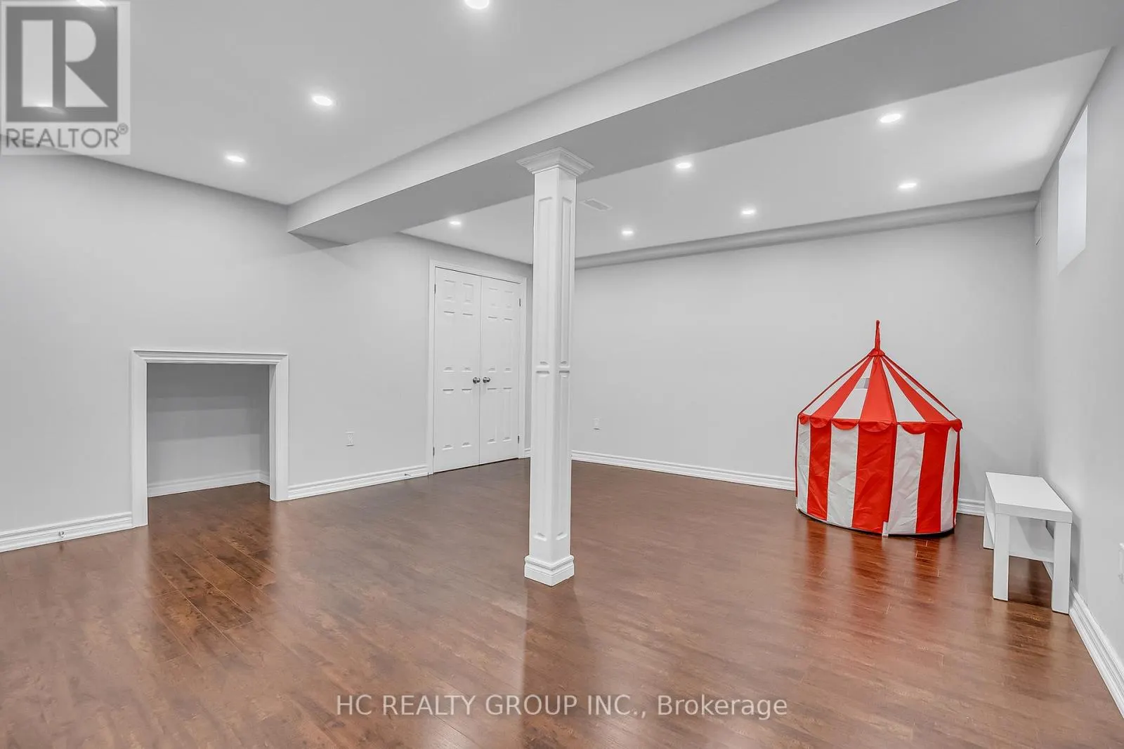 130 ROYVIEW CRESCENT