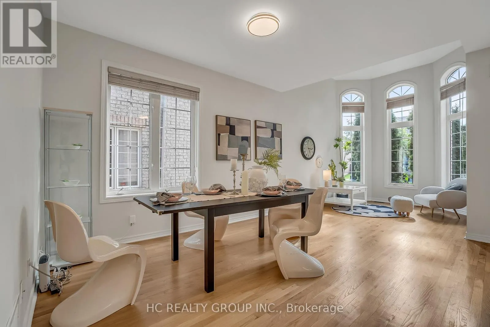 130 ROYVIEW CRESCENT