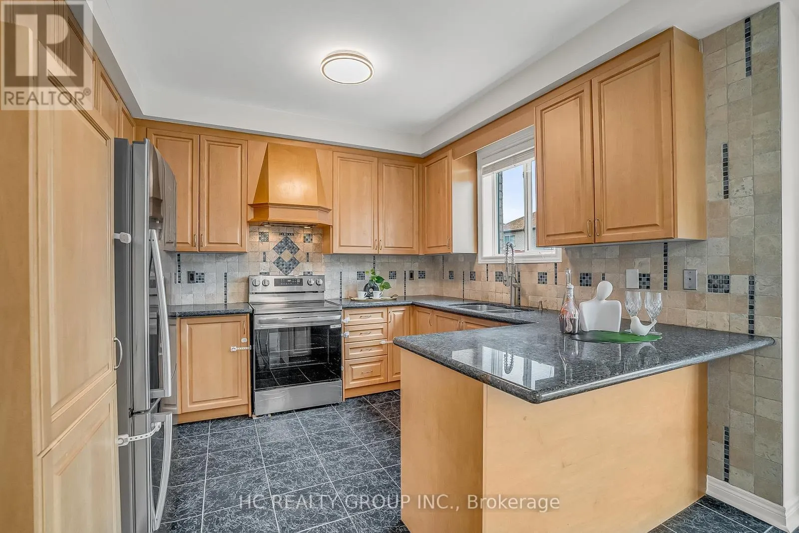 130 ROYVIEW CRESCENT