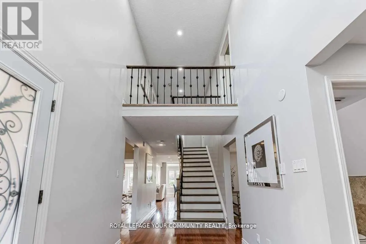 26 MILLCROFT WAY
