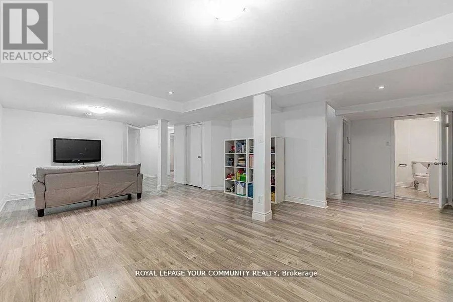 26 MILLCROFT WAY