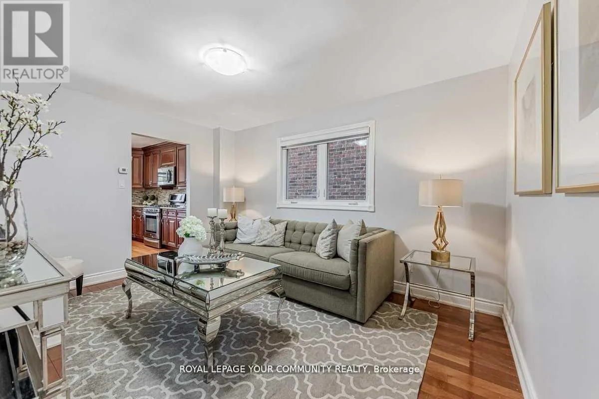 26 MILLCROFT WAY